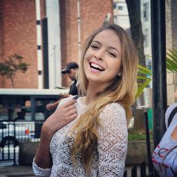 LetiDiCapprio's profile picture. Seja feliz. O resto a gente corre atrás ;)