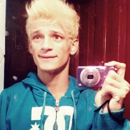 LeanFontinellySantosJunior , apenas 18 anos *-*