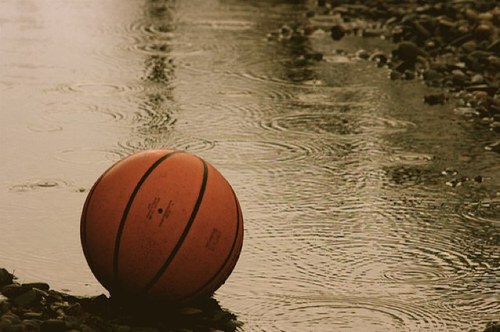 Tweeting the problems of British Basketball. Send us a problem and if its good we'll Retweet it. #UKBasketballProblems