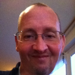 Ik ben al 51 jaar en ik lijd al jaren aan de spierziekte van Pompe. Geen idee hoe oud ik ga worden maar voorlopig ben ik er nog.