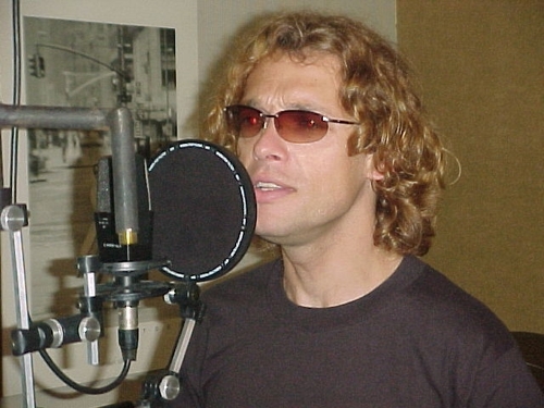 I AM BRAZILIAN,SINGER, WE DO NOT FOLLOW ALL THE DISTINCTION OF ARTS LOVERS. http://t.co/B6SRefDv