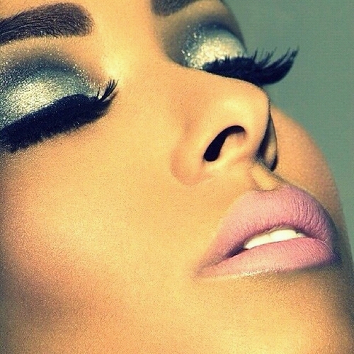 heartnono's profile picture. گلما گانت روح الإنسان اگثر ثقافھہَ .. گلما گان ذوقه اگثر رقياً..