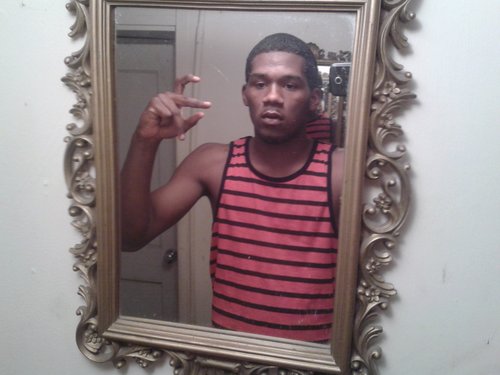 Imma real ass nigga...bt u betta try 2 fuck me ova cause thats how u get fuck off......free my nigga Jarrett