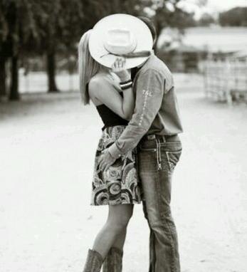 SouthernSopho's profile picture. She's country from the songs she plays to the prayers she prays.