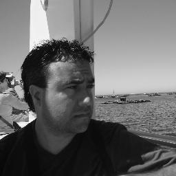 Los libros son como un hogar, en los libros podemos refugiar nuestros sueños para que no se mueran de frío 
(Don Gregorio, La lengua de las mariposas)