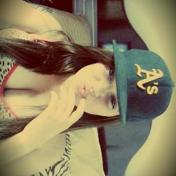 Deeh_Bombom's profile picture. 