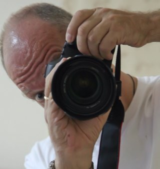 Freelance photographer and professional chef. Most of my pics shown on Twitter are taken on a mobile phone