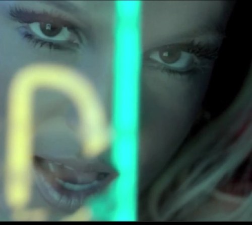 I'm Mrs. Oh my God that Britney's Shameless. Uma vadia fã da Britney. It's Britney Bitch!