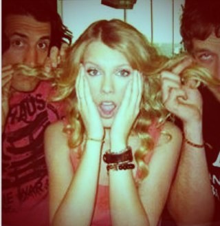 I'm no one special, just another wide eyed girl who's desperately in love with @taylorswift13.