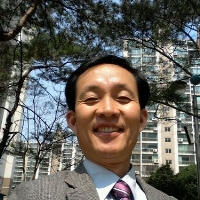 서민들이 살기좋은 대한민국 만들기에 동참합니다.
뒤에서 기회나 눈치만 보는 정치인은 없어야 합니다.진정한 반성없이 모략이나 상대를 헐뜯는 직업정치인은 퇴출되어야 합니다.
대한민국은 밝은 미래가 있습니다.