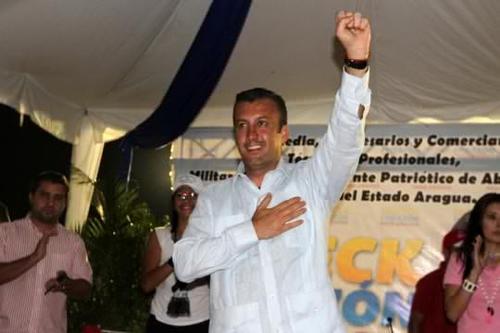 Revolucionario. Militante del Partido  PSUV, chavista, Antiperialista, socialista ,Apoyando a Tareck El Aissami, Politico @PAVM09