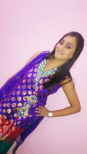 I m student of Hansraj college, delhi university.. I love making friend.. Love shopping.. Most I love is speaking.. I am favourite of mine.. :p