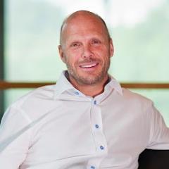 Multi IT and research founder with obsession for mountaineering and geographical poles