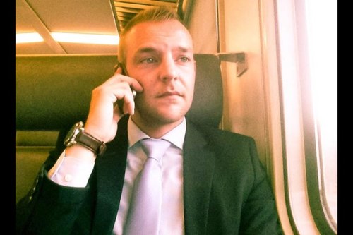 Technologies, marketing and E-business passionate, runner and mountain biker, entrepreneur. CEO & Co-founder@EyouUp.be