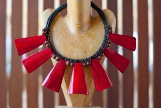 JawDroppers1's profile picture. Fashion-funward accessory addicts present chunky & funky neckwear for the earthy, elegant & exotic. Necklaces that dare 2 B different and always turn heads!