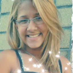 Cuidado com as pessoas. Elas te conhecem hoje, te amam amanhã, e no dia seguinte você já é passado.