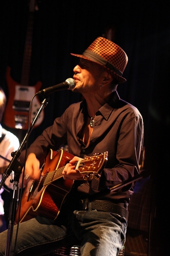 Club_AIK's profile picture. こんにちは。 AIK (生沢佑一) 公認ファンクラブです。  日本テレビ系｢another sky -アナザースカイ- ｣ 限定 JT CMソング ｢ひといきつきながら」
MINI ALBUM 『魂 がらんどう』 
発売中です。
 aik_ikuzawa@yahoo.co.jp