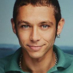 I live for music and VR46 *__*     
La mia pagina fb : http://t.co/Gh5MMnXurZ   passate :D