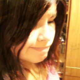 LiiliMena's profile picture. Si me seguís, te dedico una canción. 
PD: Reclama porque sino me olvido :3