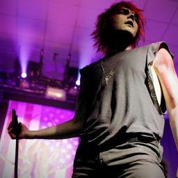 @GerardWayHSR's backup account. Taken by @MindlessLynz  aka the Queen of Sexy. @Jimmy_MSI is my gay boyfriend. @ChantalClaret_ is his girlfriend and my bestie.