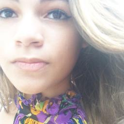 #Áriana, 13 anos, Chata, Antipática, Sem Graça, Música Internacional - Família ♥