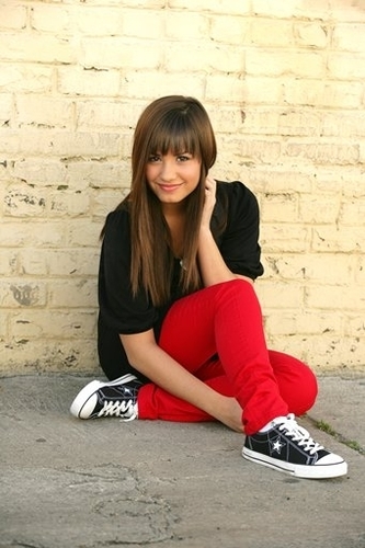 36Alev's profile picture. 