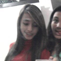 touch the sky on the united bus ..
SiigoÓ Dii VooltÁ ;] s2 *