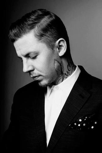 Primeira e melhor fonte sobre o rapper britânico Professor Green.