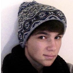 Mathieu_12a's profile picture. Etudiant, 16 ans. 
Follow moi je te follow back!