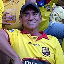 Viejo lobo de mar, navegante de todos los océanos. Muchas historias vividas por contar a las nuevas generaciones. Escribo frases adquiridas con experiencia.