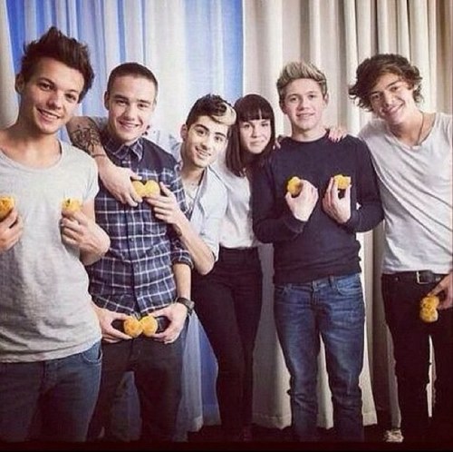 Hi! One direction ∞ going to see them 03-05-2013 ❤