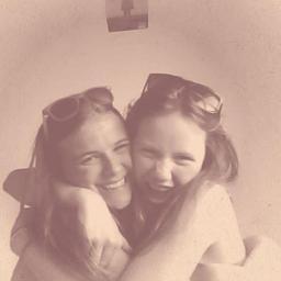 Hey Guys & Girls I'm Mikayla i'm 14years old from New Zealand and i love Taylor Swift And Zac Efron :D xx Please follow i follow back!!