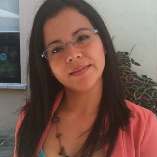 IsabelCosyLeon's profile picture. 