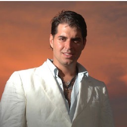 Creador de Conceptos, Sueños y Experiencia Globales. Todo gracias a mi Equipo y Empresa WOMAP....” PENSAR GLOBAL Y ACTUAR LOCAL