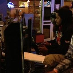 Amateur CoD Player. Member of @TeamDuSt. Live simply so that others may simply live.