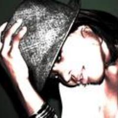 SINGLE, LOVES MUSIC, PHOTOGRAPHER, MODEL