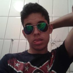 Nao vivo de forma qe minha presença seja notada , mais sim ke ela seja sentida ..