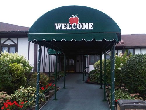 Your home away from home for overnight stays, conferences, retreats or get aways!  Come experience the charm and service of our Country Inn.....1-888-229-2850