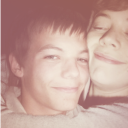 «Ámame toda la noche» Harry pidió en un suspiro, dejando que Louis tomara su cuerpo a su antojo, dejándose hacer a sus manos y a sus labios.
