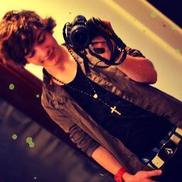 Hey, 18 yrs old,I love to : play dem gaimz,selv develop,help other ppl, do good stuff,eat alot,watch one Piece, and love ocourse my family. esports I am german)