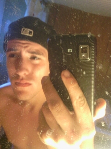 i dont really give a fuck what u think ima nice guy i love beer n tattoos i dont like stupid ppl follow me n ill follow back