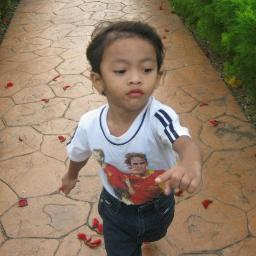 Asalam,.boleh follow sy bla2 masa kerana unprotected,.spm2013,.sy faham bhsa melayu,anda follow sy,sy follow anda balik :)