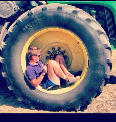 Professional farmer....amateur rugby player. Sheep and Arable...Clee Hill RFC 1st XV Captain