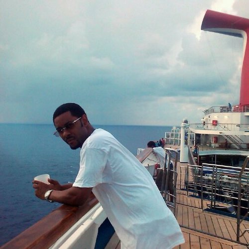 Tellmehow2LICK's profile picture. 