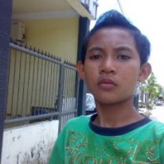 {(school at SMAN 13 sby)(avenged seven fold)(27,08,1997)(JL.kotabaru Driyo rejo no.46)(nope :08997476912)(lahir di kota Surabaya)}
