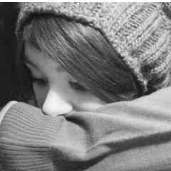 Hello, I'm a 18-year-old girl, after a break with a bit of care we are. I live in London with my brother and my father.