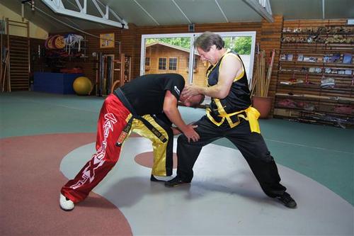 Sifu Walter Toch 1e Westerling met Graduaat Shaolin Tempel China 1990 , Prof. in Krijgskunsten Kung-Fu , Wing Chun ,Tai-Chi , Qi-Gong ,Zelfverdediging.