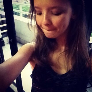Em.16 Aussie born but living in indonesia. Belieber since '09 justin is my inspiration and my everything. I love the janoskians to pieces! Never say never~