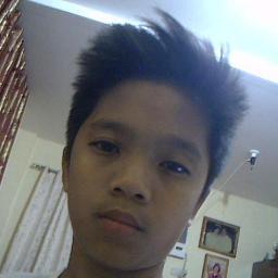 Ang KISS nagpapagising, ang LOVE nagpapaligaya, ang CARE nagpapalakas, ngunit IKAW nagpapainspired saakin(~_~)