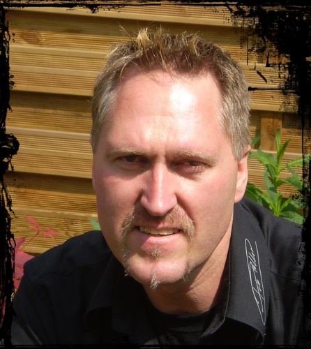 Hey, my name is Peter, I'm 43 years old.
I am designer for garden and interior architecture
